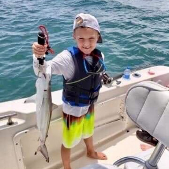 Hi, I'm Dana, or Dee Dee, as my Grands call me. - Picture 4 of 15